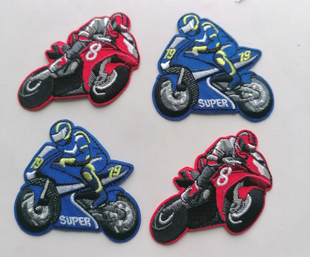 Art.60246 Applicazioni ricamate moto